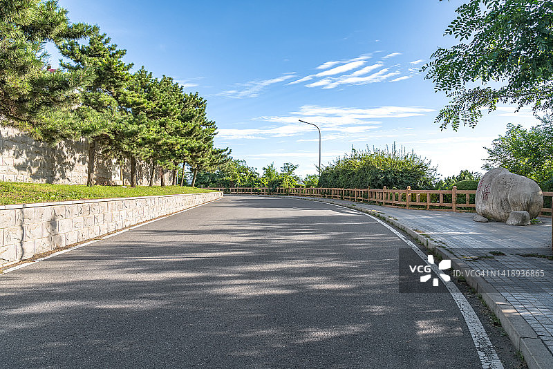 公园里的走道图片素材