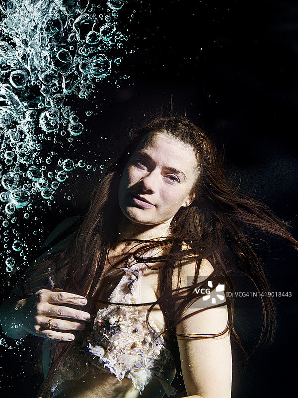 海中的美人鱼肖像图片素材