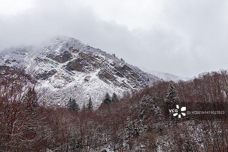 中国四川四姑娘山雪山清晨美景图片素材
