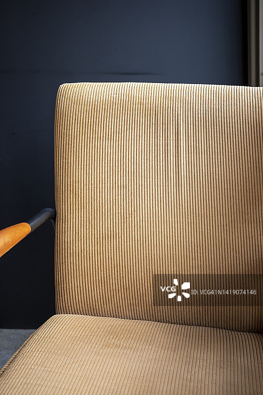 条纹表面沙发图片素材