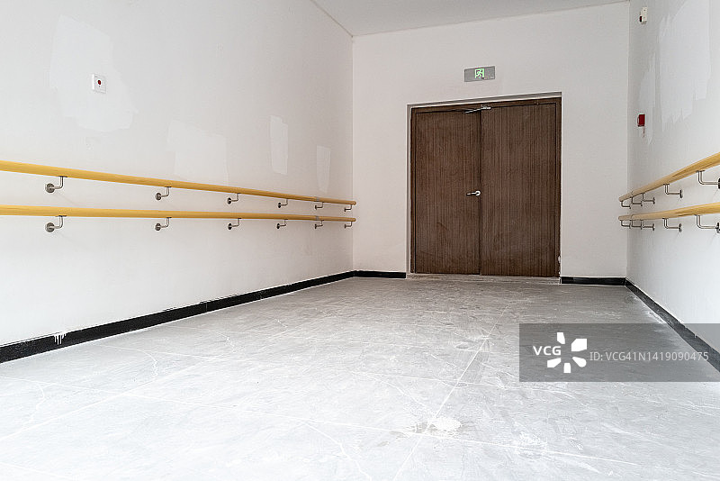 带扶手的门厅走廊图片素材