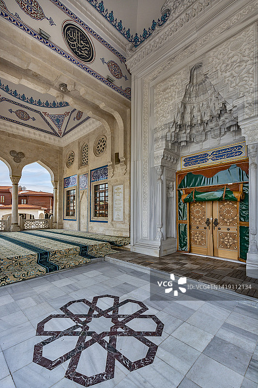 土耳其伊斯坦布尔泽伊廷布尔努地区的塞伊德·尼扎姆清真寺图片素材