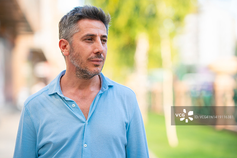 成年男性肖像图片素材