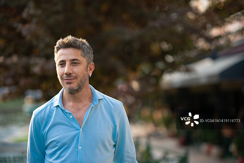 成年男性肖像图片素材