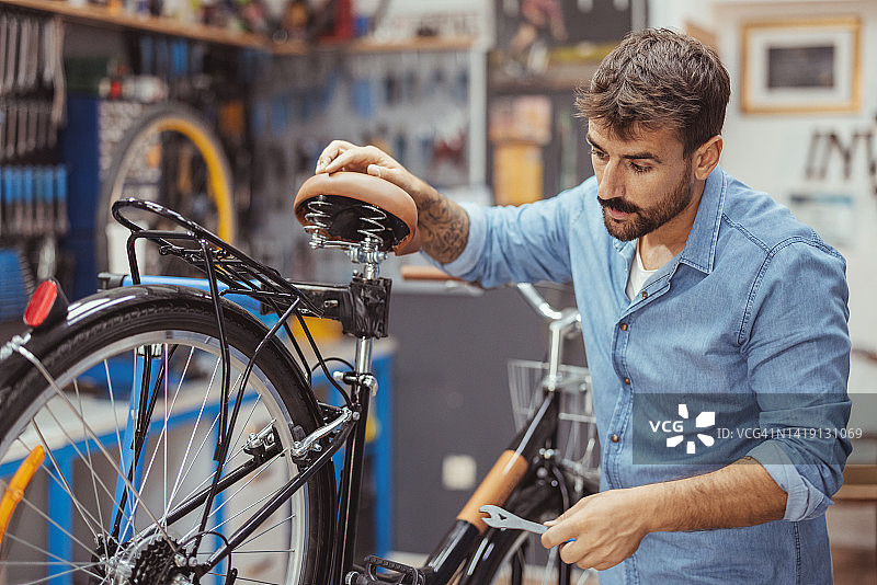 他提供优质服务图片素材