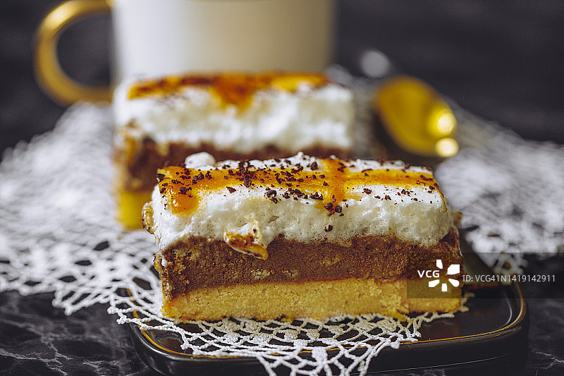 巧克力蛋白酥皮派图片素材