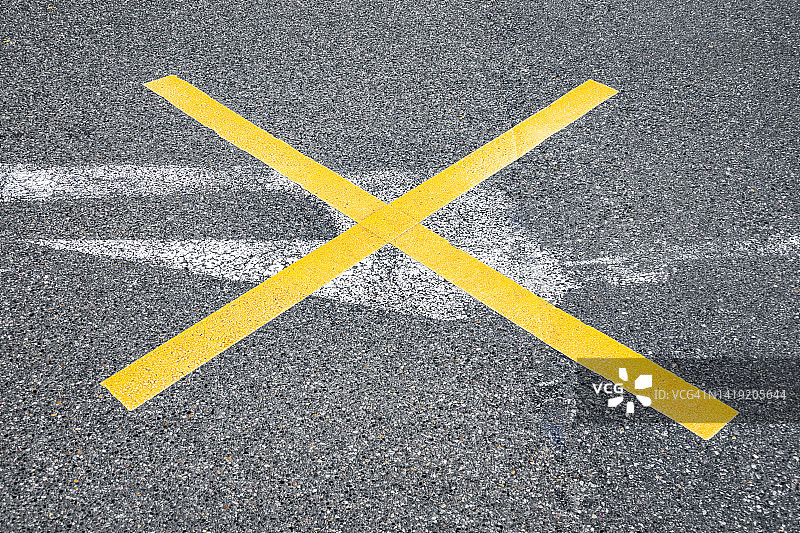被划掉的转弯车道图片素材