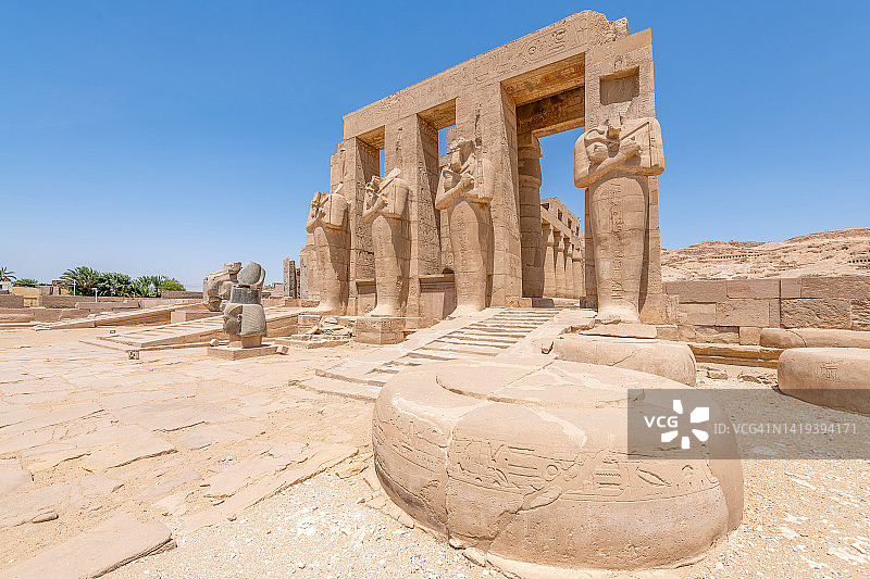 埃及卢克索的拉美西斯神庙图片素材