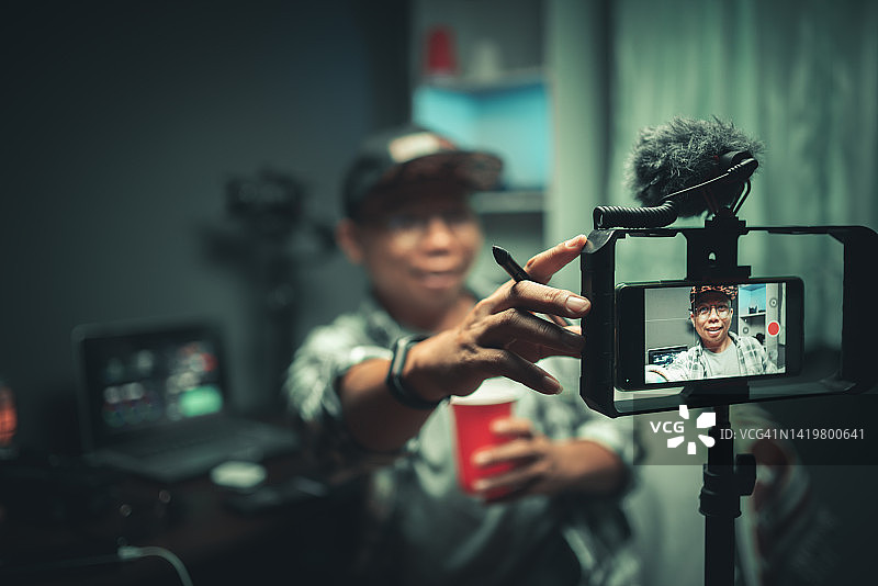 博主内容创作者在线直播图片素材