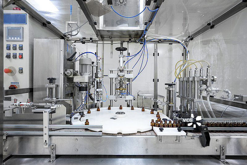 制药厂实验室棕色药瓶特写图片素材