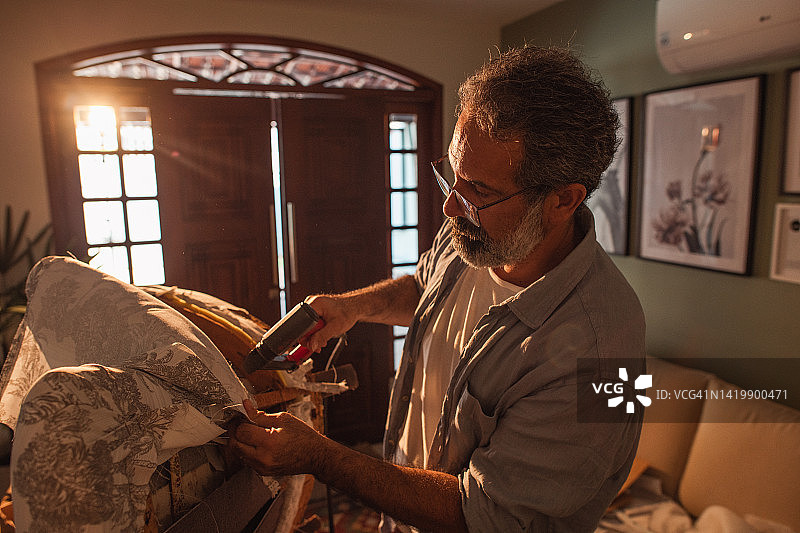 为旧家具带来新生图片素材