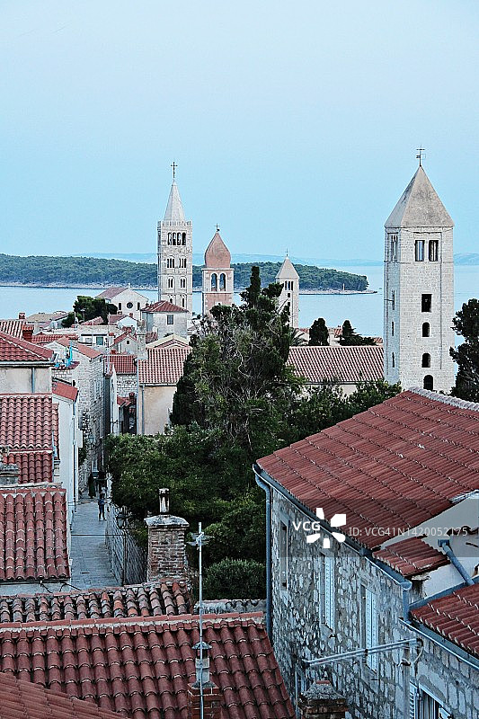 克罗地亚拉布镇的四座钟楼图片素材