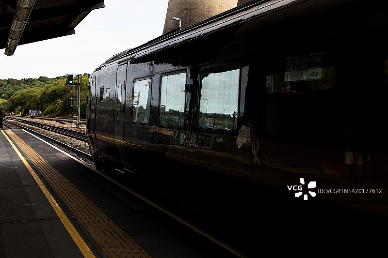 火车站候车火车图片素材