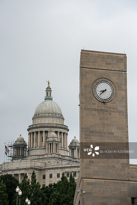 普罗维登斯车站钟楼和罗德岛州议会大厦圆顶图片素材