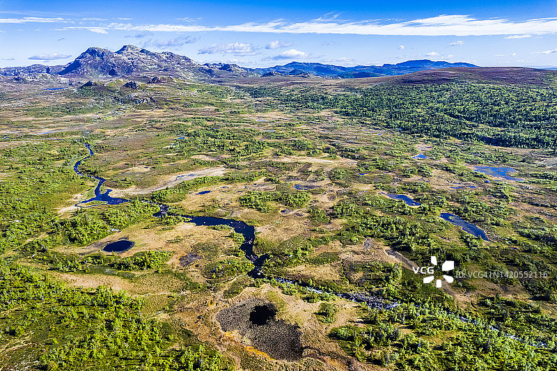 挪威西福尔-泰勒马克郡，海德斯菲尔山脉的风景高原无人机视角图片素材