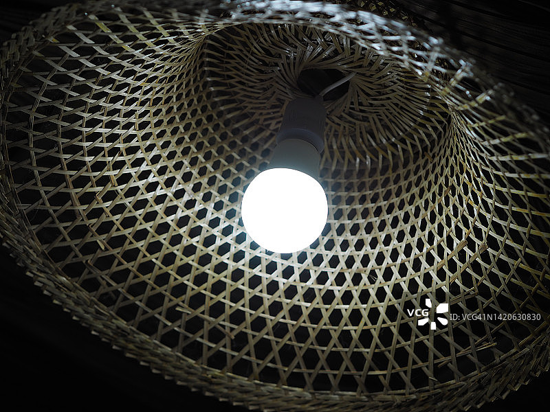 竹编照明灯图片素材