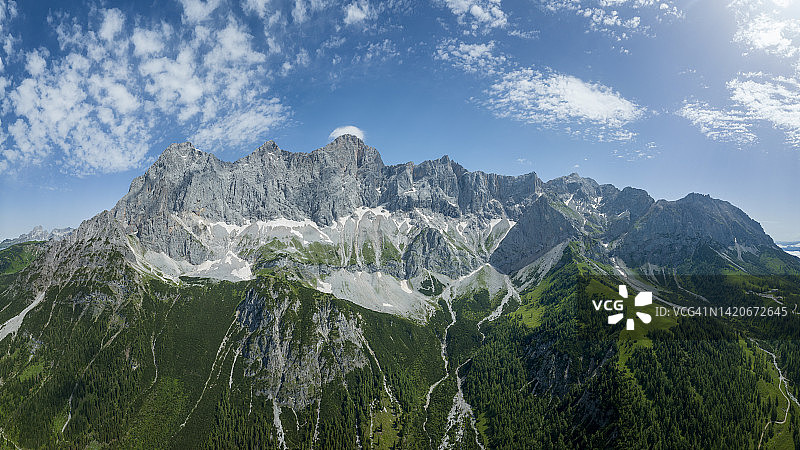 达赫施泰因山地块全景鸟瞰图片素材