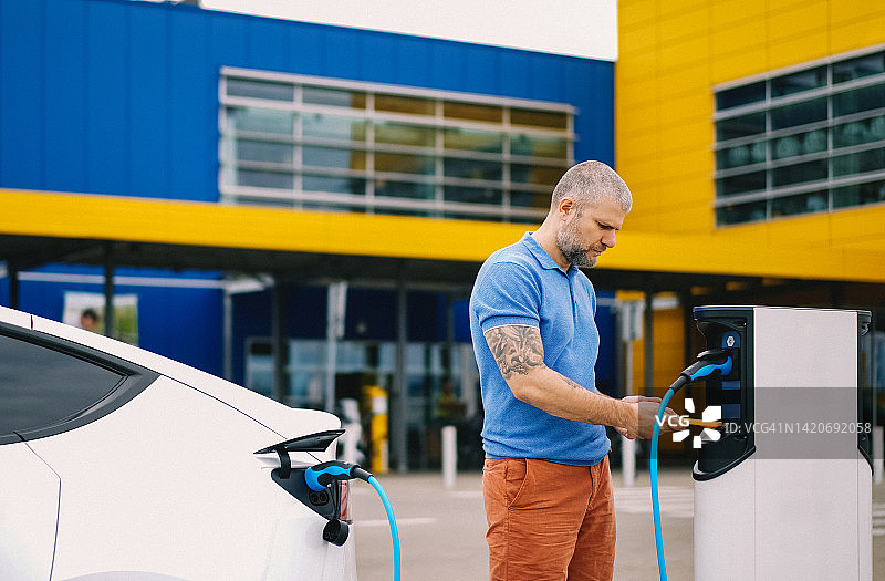 电动汽车生活方式图片素材