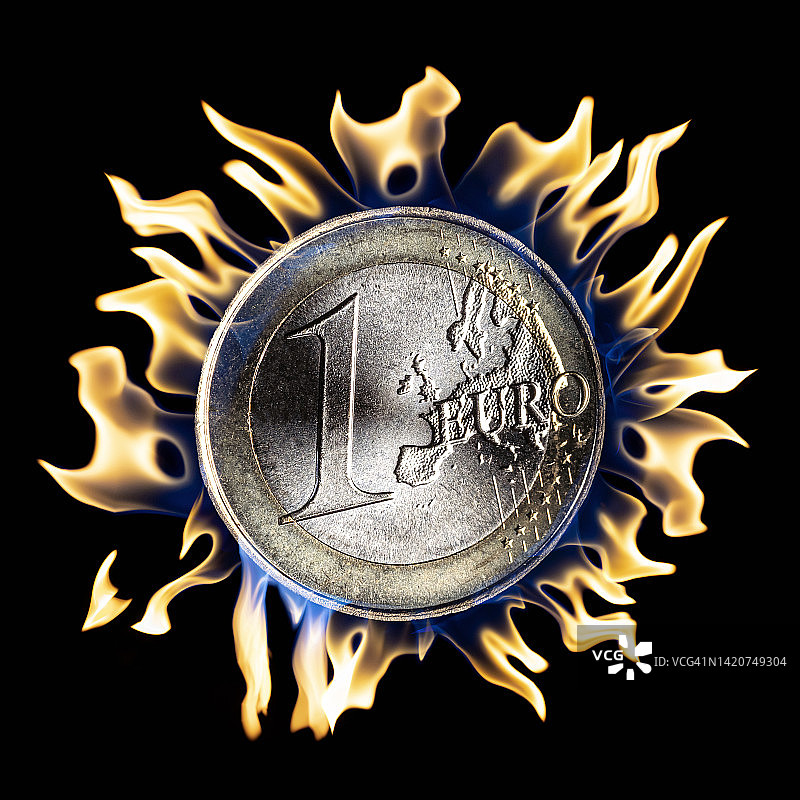 天然气燃烧一欧元硬币产生的火焰图片素材