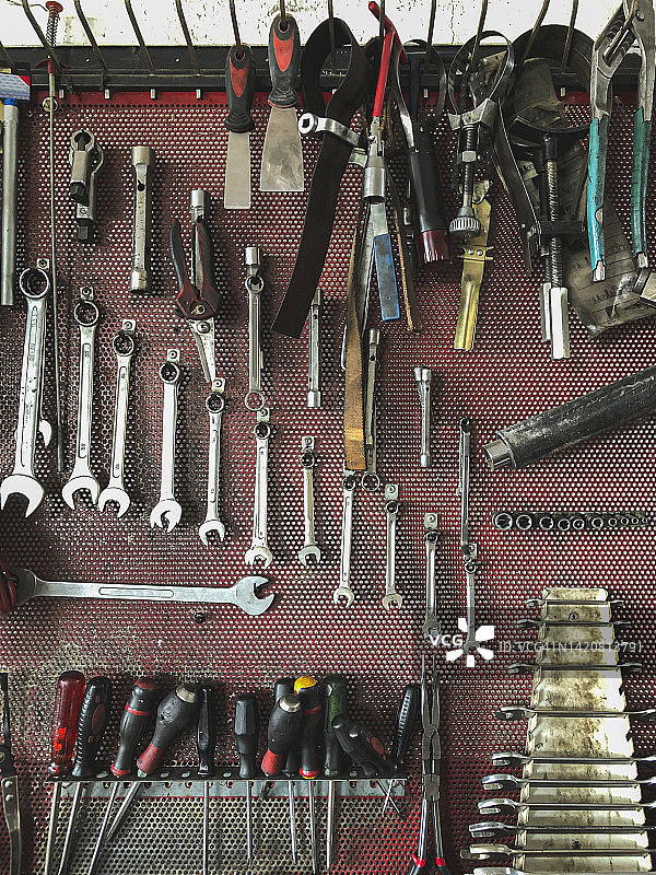 挂在墙上的工作工具图片素材