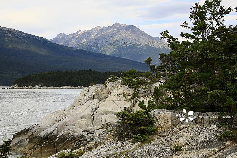 阿拉斯加海岸的沿海地貌图片素材