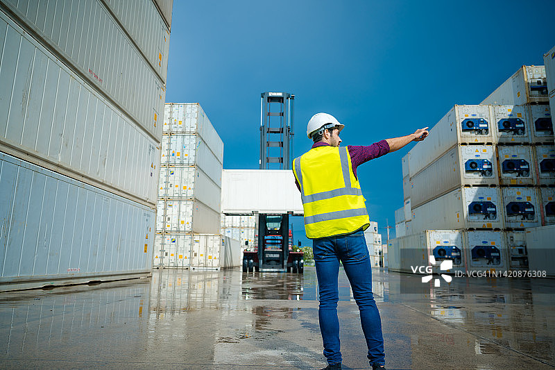任何天气下的配送图片素材