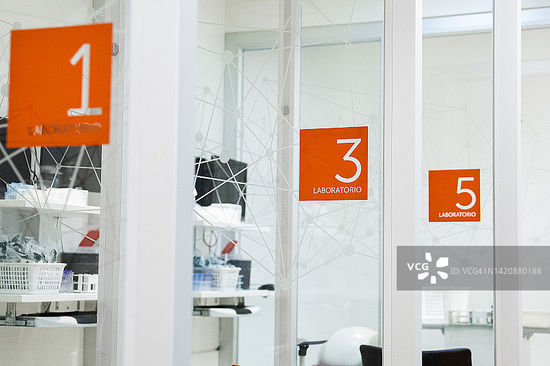 医院里的空实验室图片素材