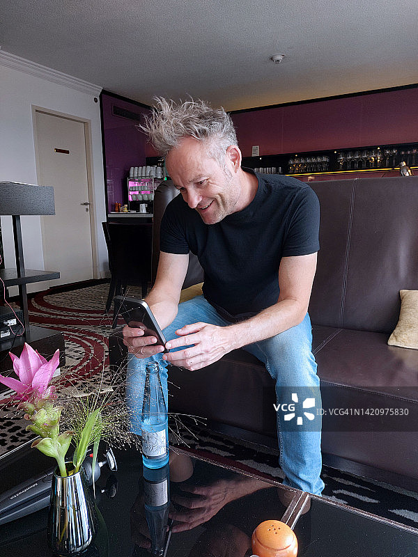 观看屏幕图片素材