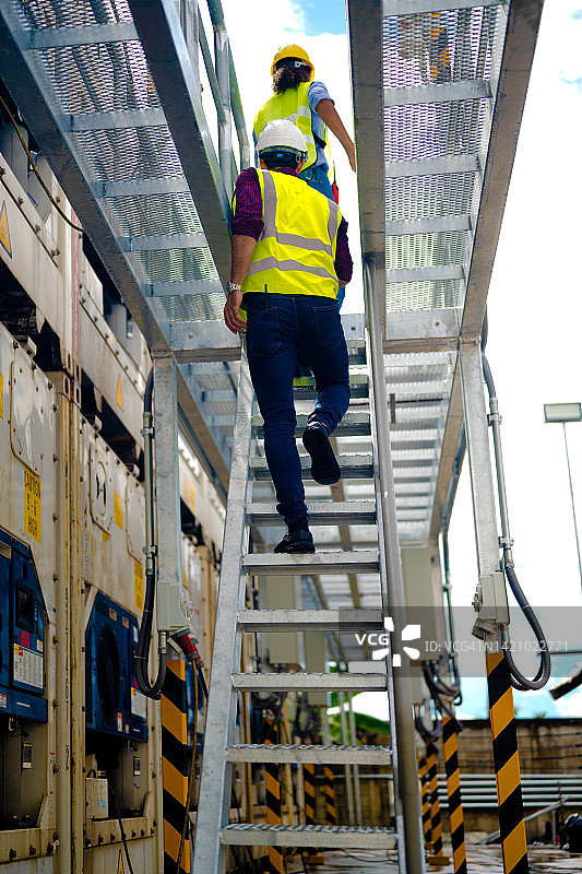 迈向成功阶梯图片素材