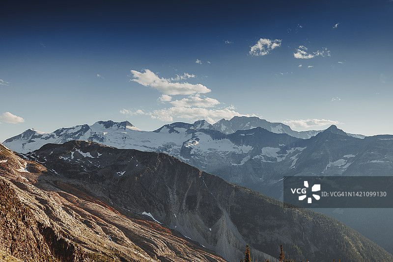 冰川国家公园罗杰斯Pass附近的塞尔kirk山脉的壮丽景色图片素材