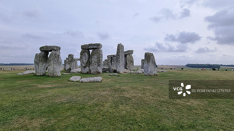 英国威尔特郡埃姆斯伯里和索尔兹伯里之间的巨石阵图片素材