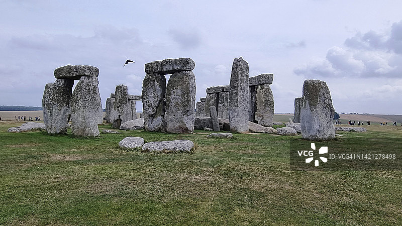 英国威尔特郡埃姆斯伯里和索尔兹伯里之间的巨石阵图片素材