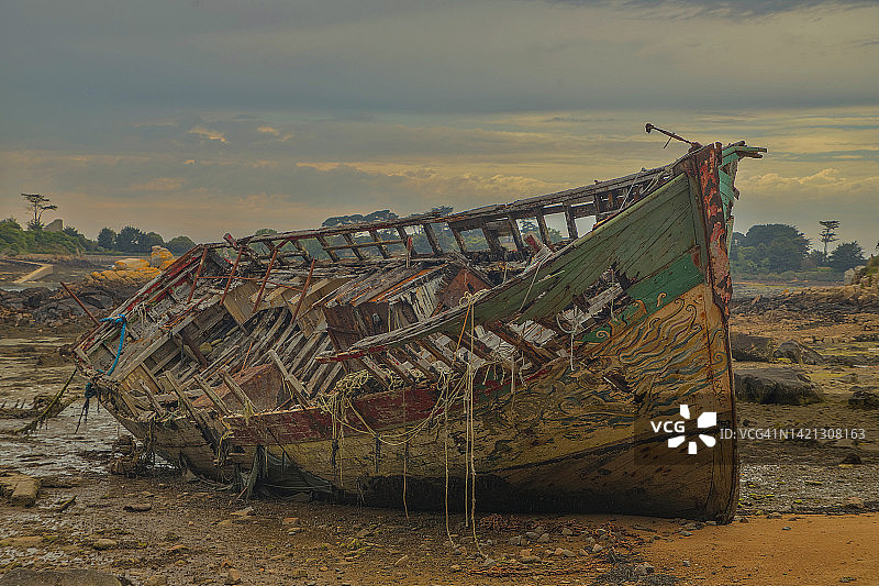 布雷阿岛沉船，法国布列塔尼图片素材