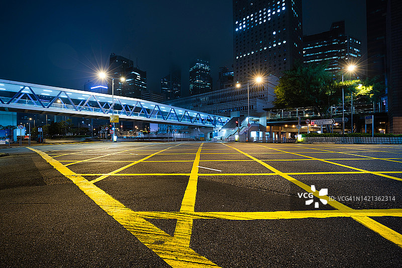 午夜十字路口图片素材