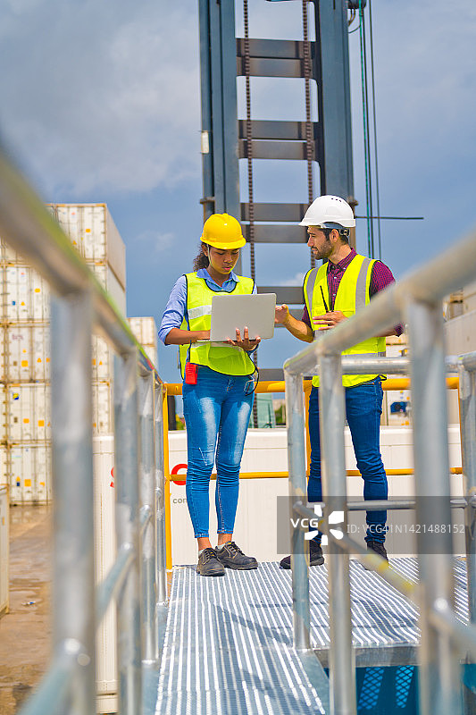 服务时间图片素材