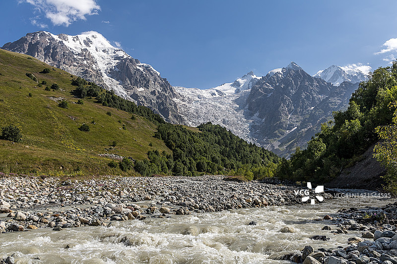 泰特努尔迪山和阿迪什河图片素材