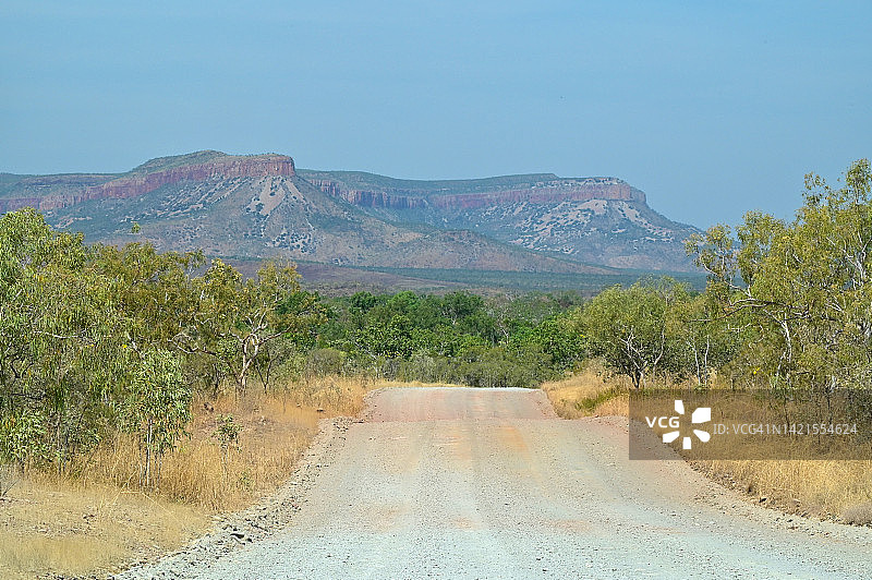 西澳大利亚吉布河路上的五旬节河渡口风光图片素材