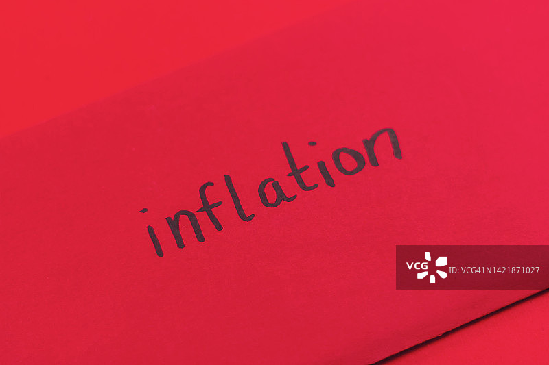 写有通货膨胀的红包图片素材