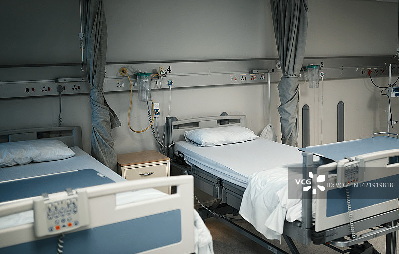 空旷医疗室的医院病床与医疗保健图片素材