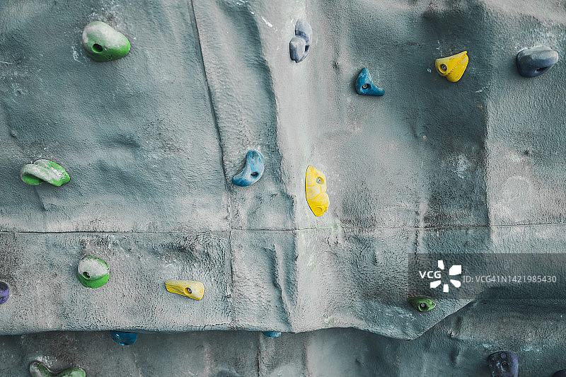 攀岩墙壁上的扶手图片素材