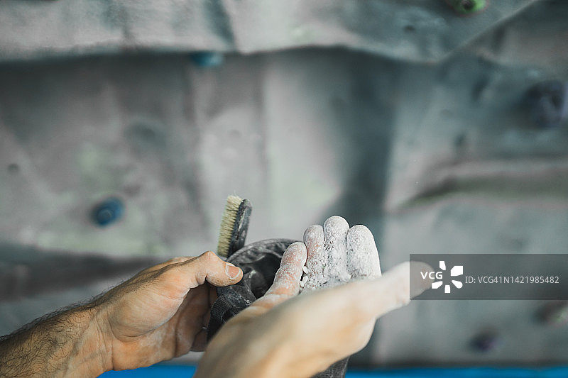 手持镁粉特写图片素材