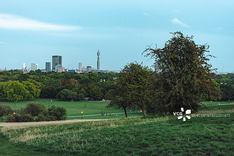 从樱草花山俯瞰伦敦图片素材