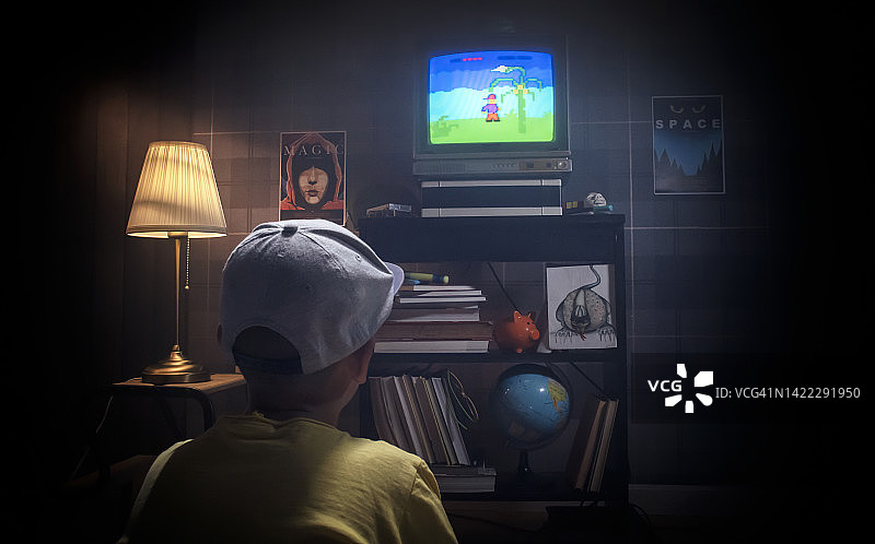 孩子玩电子游戏图片素材