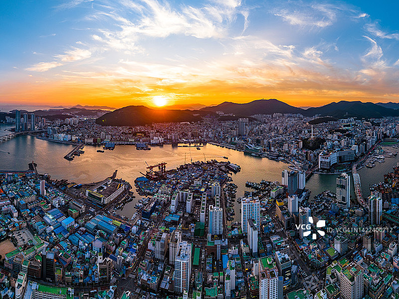釜山市日落天际线图片素材