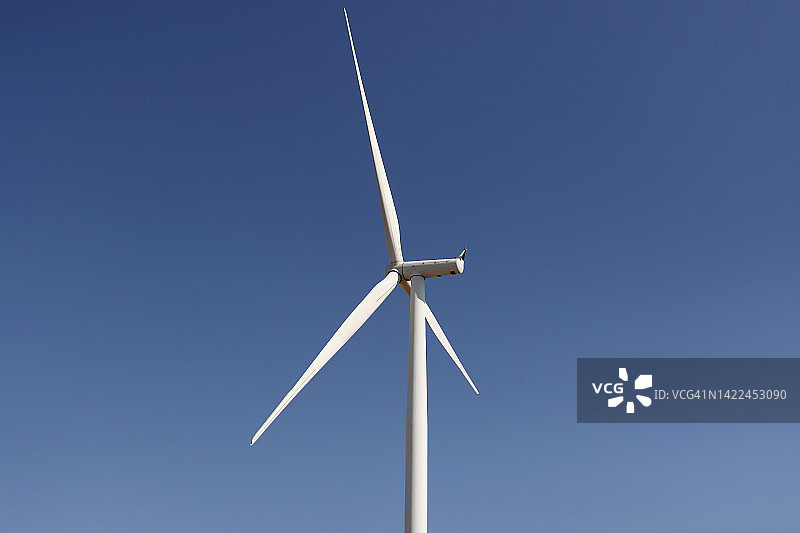用于电力生产的风力涡轮机图片素材