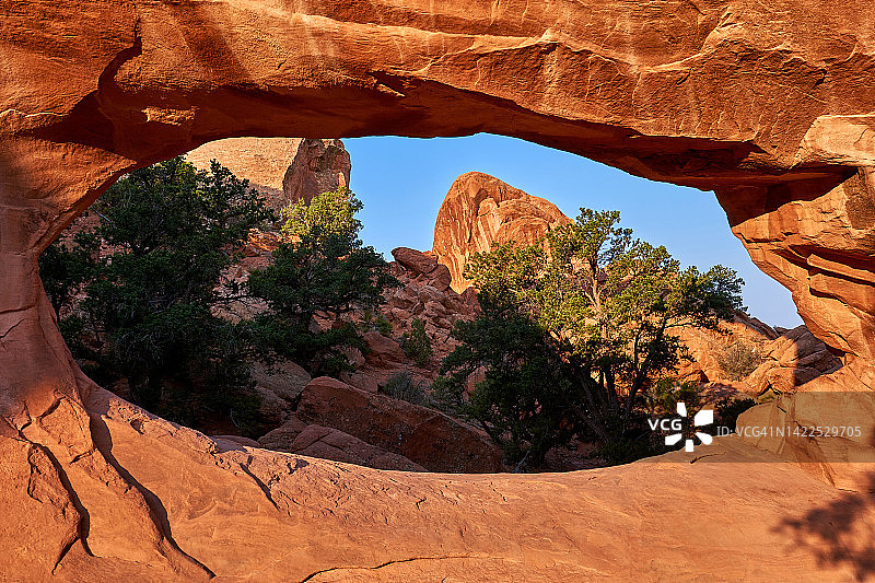 美国犹他州岩石拱门洞穴特写图片素材