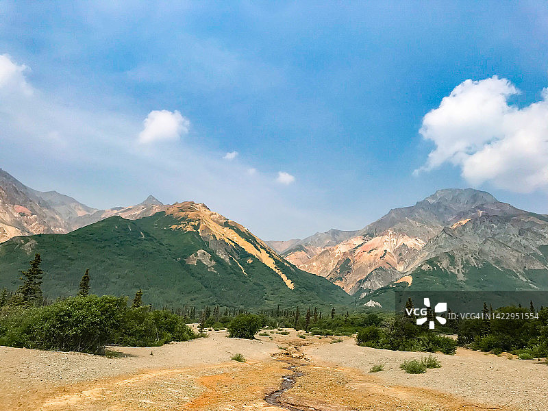阿拉斯加的群山：绵羊山的色彩图片素材