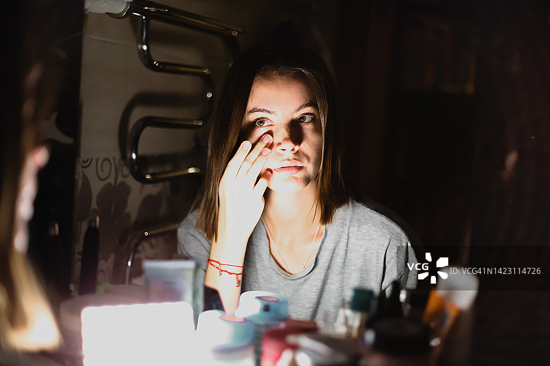 清洁护理面部肌肤图片素材