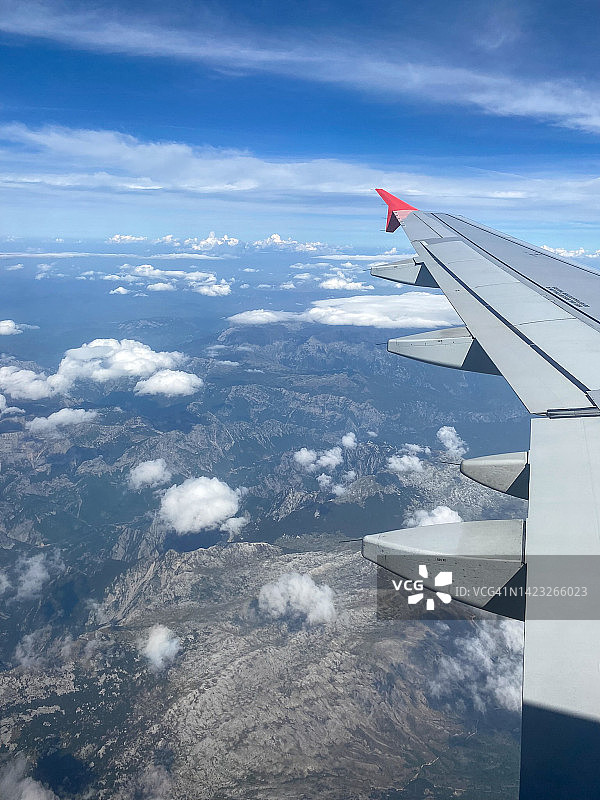 克罗地亚上空的飞机图片素材