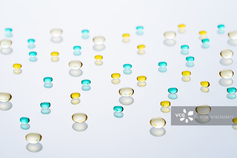 各种营养补充剂软胶囊图片素材